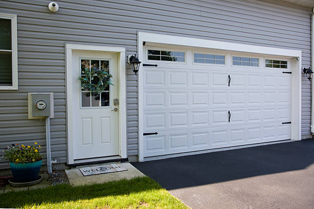 24/7 Emergency Garage Door Panel Replacement experts in Preston, TX